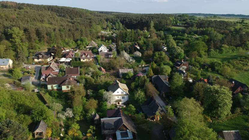 Mięćmierz i Okale to niewielkie wsie położone w odległości ok. 5 km od Kazimierza Dolnego