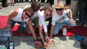 Aleja Gwiazd muzyki w Opolu. Na zdjęciu zespół Lady Pank