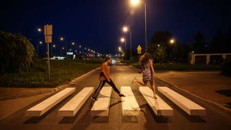 Lubelskie: Powstało nietypowe przejście dla pieszych. Kierowca widząc je odruchowo zwalnia