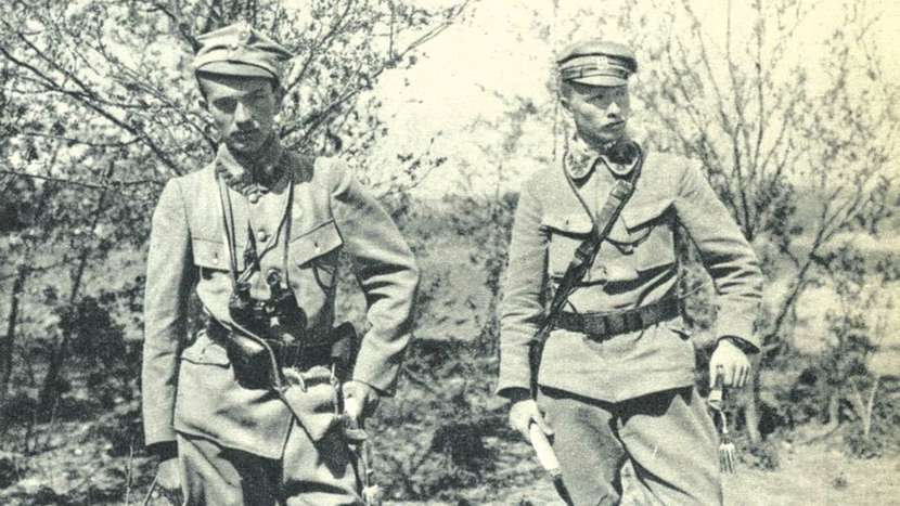Podporucznik Zygmunt Żarski-Radoński i podporucznik Stefan Pomarański