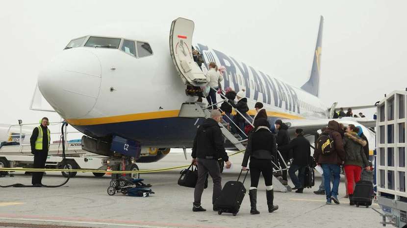 Samolot Ryanair w Porcie Lotniczym Lublin