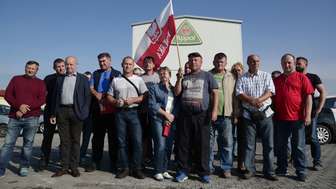 Sadownicy protestowali w Lubelskiem. Przyszli pod zakłady przetwórcze [zdjęcia]