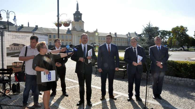 Konferencja prasowa burmistrza Jerzego Rębka i senatora Grzegorza Biereckiego (PiS)/ fot. nadesłane 