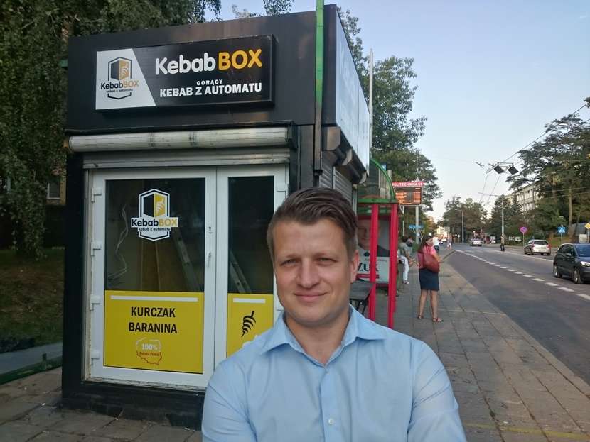 W kiosku na przystanku naprzeciwko Politechniki Lubelskiej, gdzie przez lata kupowaliśmy bilety, teraz będzie można kupić kebaba. Z automatu