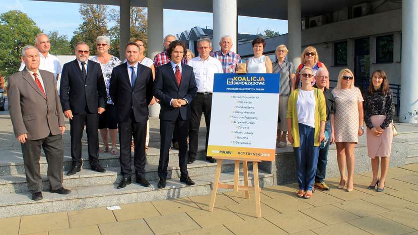 "Koalicja Samorządowa" we wtorek zaprezentowała kandydatki i kandydatów do rady miasta i powiatu puławskiego
