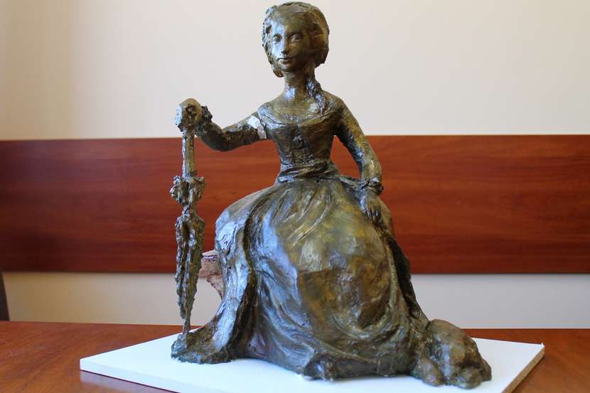 Rzeźba autorstwa pracowni "Kubiccy Studio" nie trafi na puławski Skwer Niepodległości. Taka forma przedstawienia księżnej Izabeli nie uzyskała aprobaty konserwatora zabytków