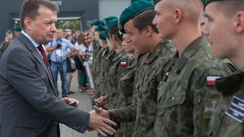 Minister obrony narodowej Mariusz Błaszczak podczas ostatniej wizyty w Dęblinie