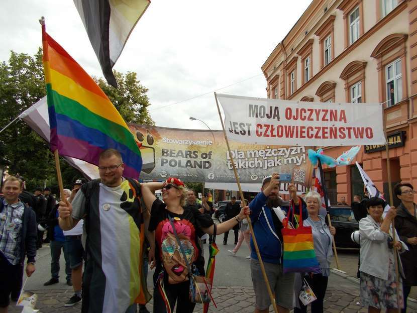 Tak wyglądał czerwcowy Marsz Równości w Rzeszowie, w który wzięło udział około tysiąca osób
