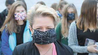 – Chciałabym, aby były one częścią garderoby i żeby nie mówiono, że nie przystoi, albo jest obciachem je zakładać – móiła radna Lisowska