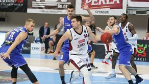 Wojciech Czerlonko poprowadził swoich młodszych kolegów do triumfu w konfrontacji z ZKS Stal Stalowa Wola