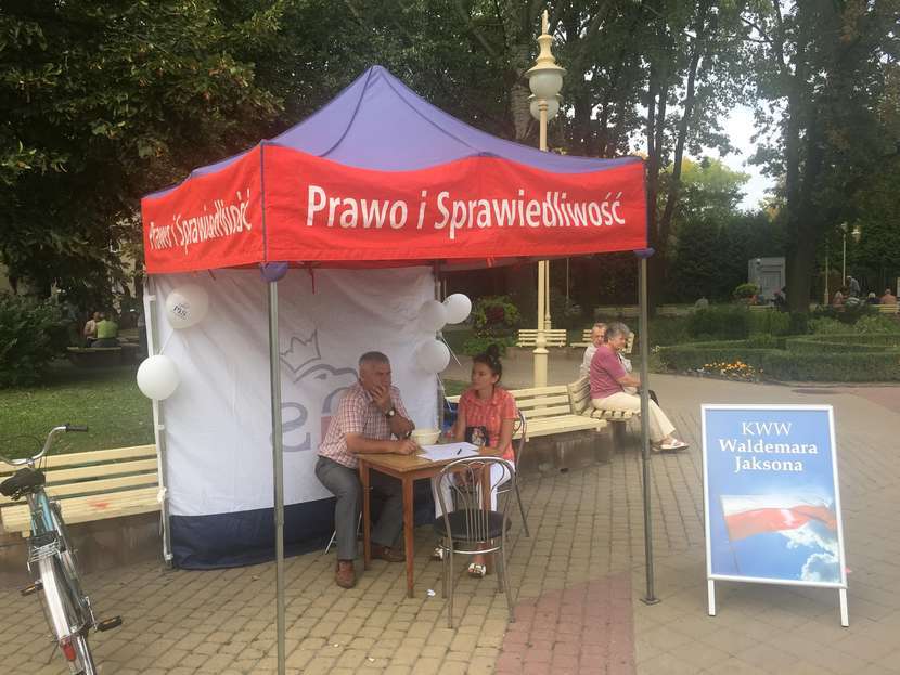 Świdnicki działacz PiS Łukasz Reszka twierdzi, że w powiecie żadnego namiotu PiS nie ma