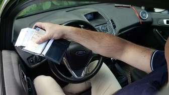 Od dzisiaj nie trzeba już wozić ze sobą dowodu rejestracyjnego, ani poświadczenia ubezpieczenia OC