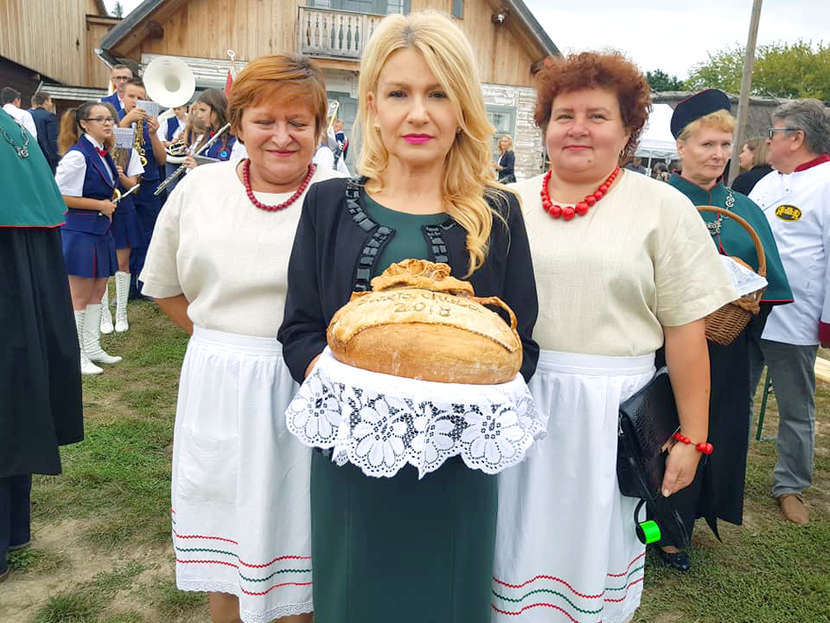 Ideą tego wydarzenia jest pokazanie dobrego polskiego tradycyjnego pieczywa i smakołyków cukierniczych z zakładów, które wbrew rynko-wym trendom starają się zachować wierność starym dobrym technologiom i recepturom<br />
<br />
Anna Augustyniak, sekretarz województwa lubelskiego