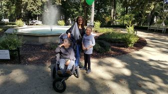 – Miesięcznie m.in. na rehabilitację, zajęcia z logopedą i suplementy wydajemy ok. 5 tys. zł. Bez wsparcia z 1 procenta nie poradzilibyśmy sobie – nie ukrywa Aneta Pastuszak, mama 9-letniej Amelii i 7,5-letniego Nataniela