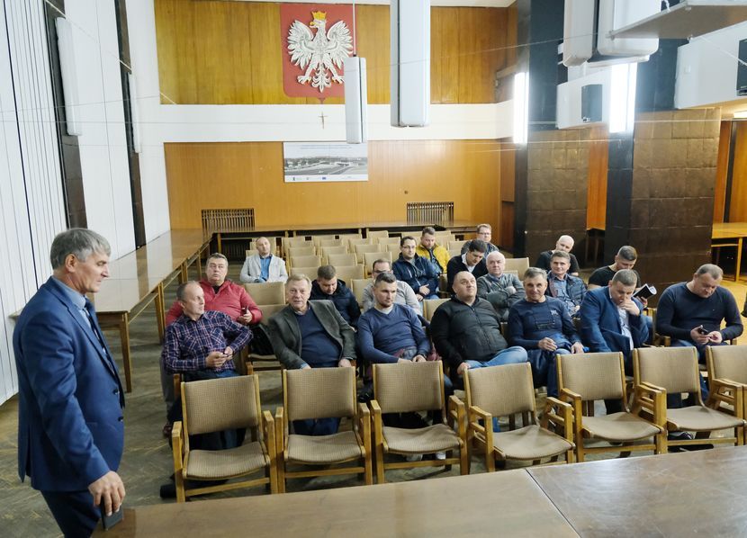We wtorek po południu w lubelskim biurowcu kolei przy ul. Okopowej odbyło się spotkanie z przedsiębiorcami domagającymi się pieniędzy