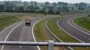 Przebieg drogi ekspresowej ustalony został decyzją środowiskową i nie podlega zmianie