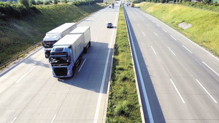 Doświadczeni kierowcy znający język angielski, niemiecki lub holenderski nie mają problemów ze znalezieniem ofert pracy za granicą. Na przykład takich: stawka godzinowa to 11,11-13,30 euro brutto plus dodatki za nadgodziny po 40 przepracowanych godzinach w tygodniu