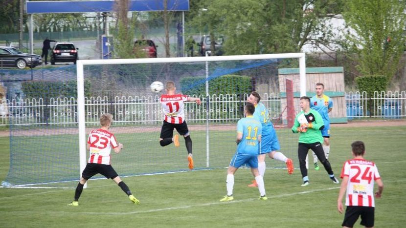 Piłkarze Huraganu Międzyrzec Podlaski zrobili pierwszy krok na drodze od IV ligi – wygrali rundę jesienną