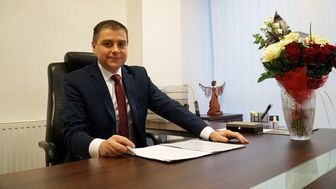 Paweł Maj w piątek po raz pierwszy miał zająć miejsce w gabinecie prezydenta Puław. Pierwszy dzień nowej pracy upłynął pod znakiem zapoznawania z bieżącymi sprawami