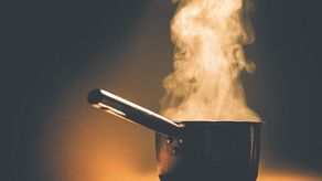 Seans sprzedaży garnków. Lubelskie od lat jest handlowym eldorado dla takich firm