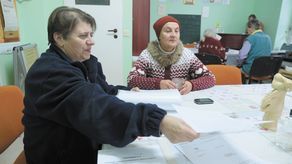 Bożena Siuda, prezes Lubelskiego Stowarzyszenia Samopomocy i Krystyna Repeć, członek zarządu LSS w pomieszczeniu przy ul Probostwo
