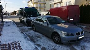 Polski kierowca świadczył usługi przewozowe zarejestrowanym w Irlandii BMW z kierownicą umieszczoną po prawej stronie