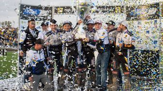 Drużyna Motoru Lublin świętująca awans do PGE Ekstraligi