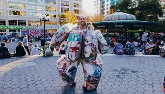 Śmieciowy Potwór - Rob Greenfield
