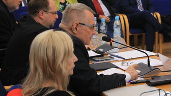 Najwięcej uwag zgłosił radny Janusz Grobel