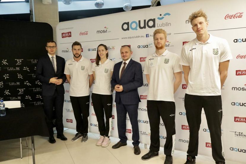 Kacper Klich (drugi z lewej) to jeden z czwórki nowych pływaków, który dołączył ostatnio do AZS UMCS Lublin