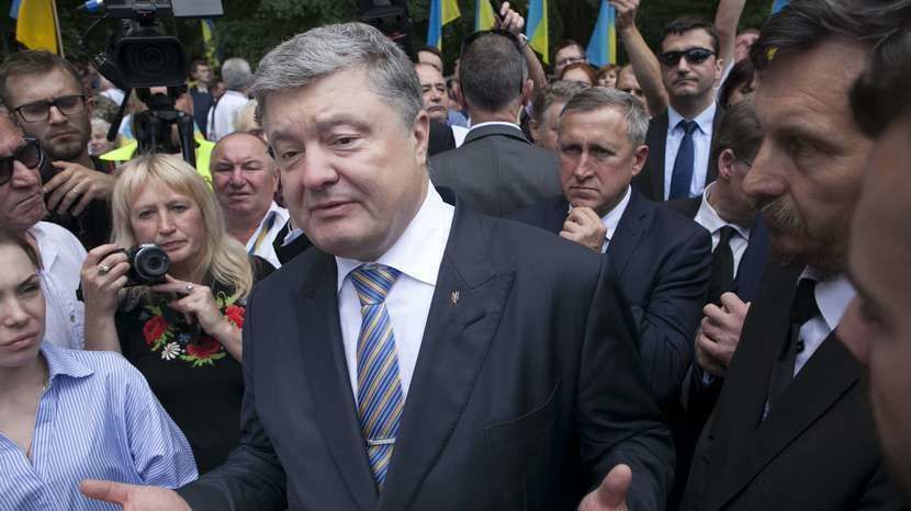 Do Sahrynia przyjechał m.in. prezydent Ukrainy Petro Poroszenko. Z prawej Grzegorz Kuprianowicz<br />
