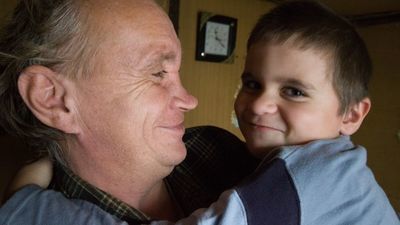 Zawalił im się dom, mieszkają w baraku. Ludzie im pomogli [zdjęcia]