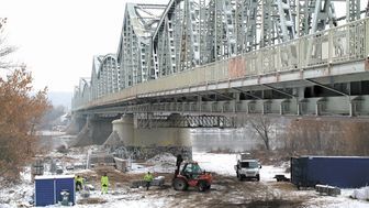 Stary most na Wiśle, wbrew wcześniejszym informacjom, trzyma się całkiem nieźle jak na swoje lata - przyznają drogowcy
