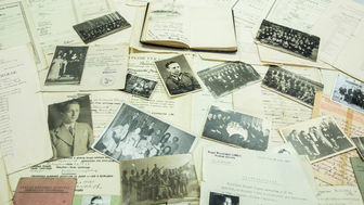 Syn byłego więźnia Majdanka przekazał muzeum cenne dokumenty [zdjęcia]