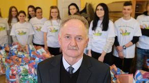 Adam Janasz, wiceprezes Bractwa Miłosierdzia im. Brata Alberta w Lublinie. W miniony czwartek Bractwo przygotowało wieczerzę wigilijną dla swoich podopiecznych. W organizacji Wigilii pomagali uczniowie lubelskich szkół m.in. z Zespołu Szkół Ekonomicznych im. A. i J. Vetterów. 