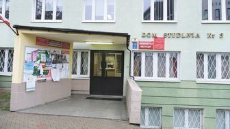 W Domu Studenckim nr 3 w 26 pokojach znajduje się 55 miejsc noclegowych. Już teraz w budynku swoje siedziby mają niektóre z uczelnianych jednostek. Po przebudowie budynek będzie służył celom dydaktycznym