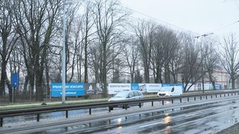 Inwestor zapewnia, że wycinka jest ograniczona do niezbędnego minimum