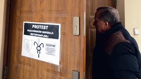 Protest polega na razie na wywieszeniu plakatów informacyjnych na pojazdach służbowych i wejściach do siedzib inspektoratów