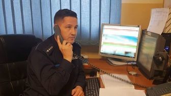 Policjanci pomogli kobiecie dotrzeć na porodówkę. Na świat przyszły bliźniaki