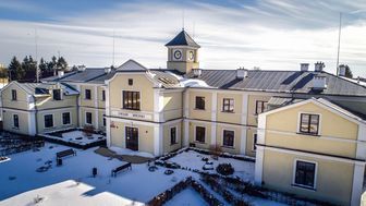 Najniższa pensja netto, czyli na rękę, pracownika zatrudnionego nas pełny etat w urzędzie wynosiła w grudniu ubiegłego roku 1752 złote 28 groszy