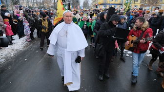 Orszak Trzech Króli. W Świdniku pojawiła się postać Jana Pawła II [zdjęcia]