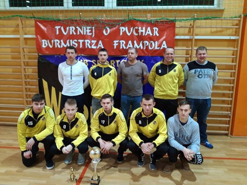 Relax Radecznica wygrał ligę halową we Frampolu<br />
<br />
