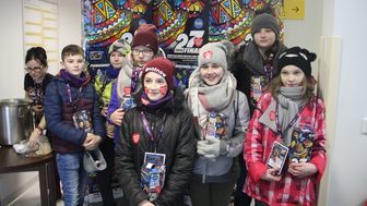 Wolontariusze z Sitnika w siedzibie sztabu