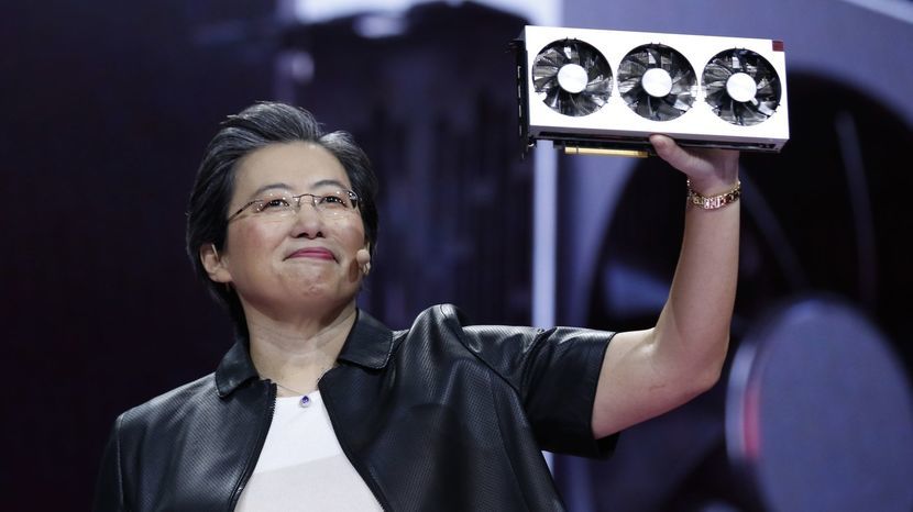 Lisa Su, prezes i dyrektor generalna AMD prezentuje kartę graficzną AMD Radeon VII 