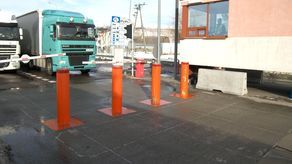 Takiej blokady na przejściu granicznym nie pokona nawet rozpędzona ciężarówka