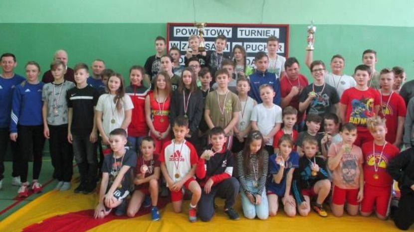 Młodzież z SP Ruda-Huta nie dała szans rywalom w IX Powiatowym Turnieju o Puchar Wójta<br />
