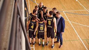 LNBA: Trwa walka na górze