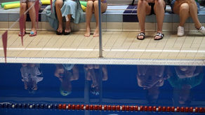 Lubelskie: Dziewczynka poślizgnęła się na basenie. Miasto ma zapłacić kilkadziesiąt tysięcy złotych