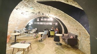 Próba Cafe nie jest zwykłą kawiarnią. Warsztaty Kultury narzucają nawet godziny pracy lokalu