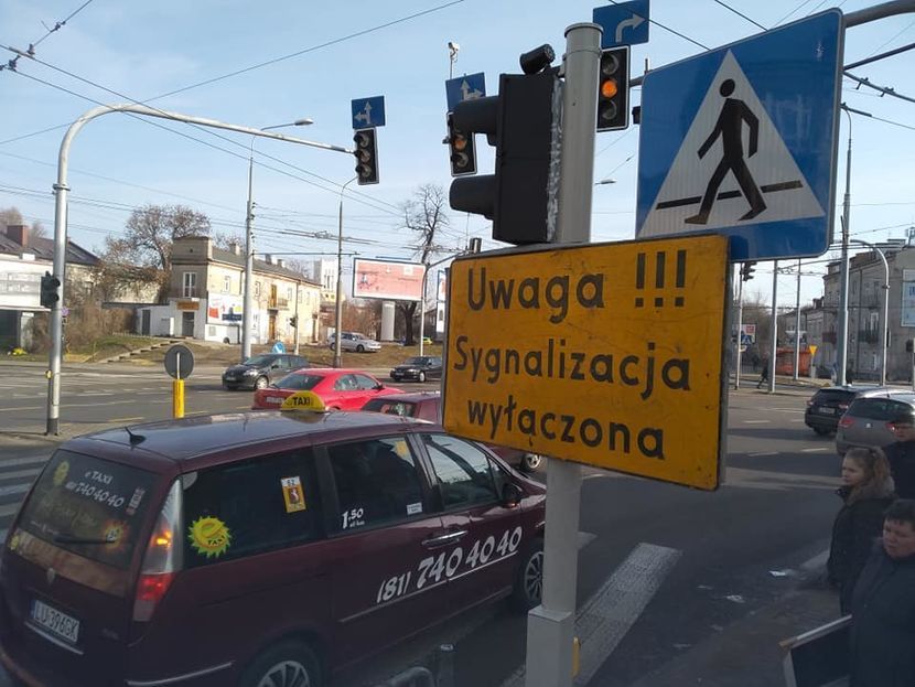 Problemem okazała się sygnalizacja świetlna na skrzyżowaniu ul. Kunickiego, Wolskiej, 1 Maja i jezdni pl. Bychawskiego